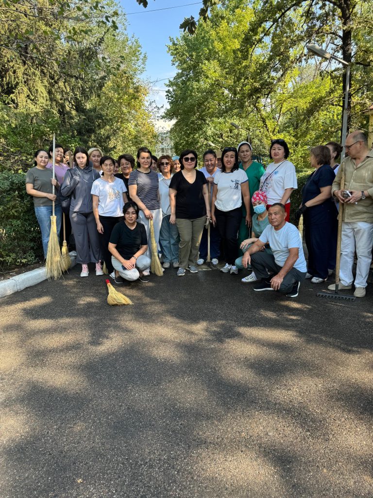 В рамках республиканской акции "Таза Казакстан" сотрудники Центра паллиативной помощи внесли свой вклад