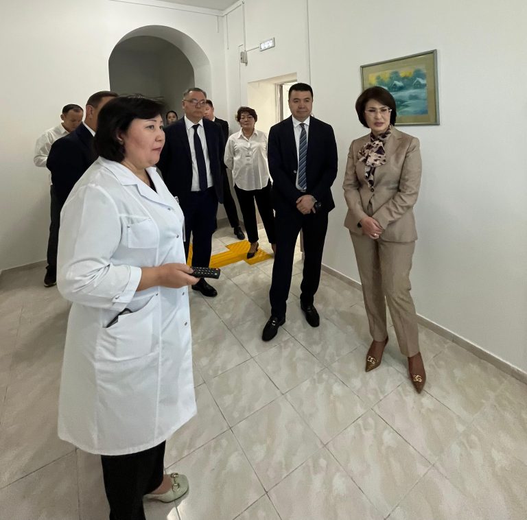 Бүгін Алматы қаласының Паллиативтік көмек көрсету орталығына Қазақстан Республикасының Денсаулық сақтау министрі Альназарова Ақмарал Шәріпбайқызы жұмыс сапарымен келді.